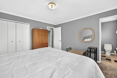 43 Brabourne Mews Sw, Calgary, AB - Indoor Photo Showing Bedroom