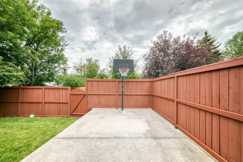 43 Brabourne Mews Sw, Calgary, AB - Outdoor