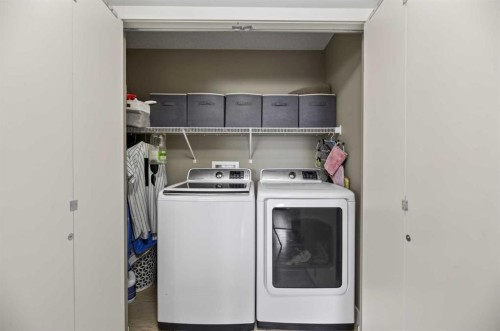 6 Valarosa Cove, Didsbury, AB - Indoor Photo Showing Laundry Room