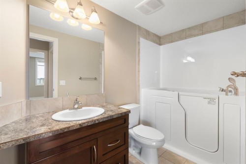 2444-2330 Fish Creek Boulevard Sw, Calgary, AB - Indoor Photo Showing Bathroom