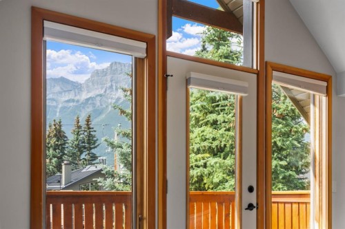 4-813 5Th Street, Canmore, AB - Indoor Photo Showing Other Room