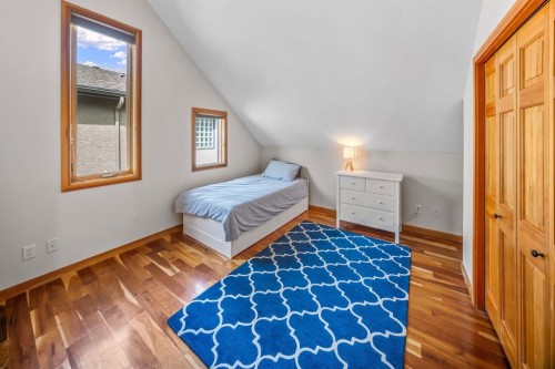 4-813 5Th Street, Canmore, AB - Indoor Photo Showing Bedroom