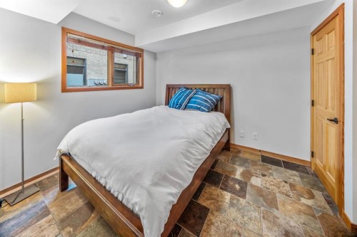 4-813 5Th Street, Canmore, AB - Indoor Photo Showing Bedroom