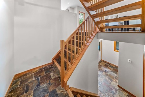 4-813 5Th Street, Canmore, AB - Indoor Photo Showing Other Room