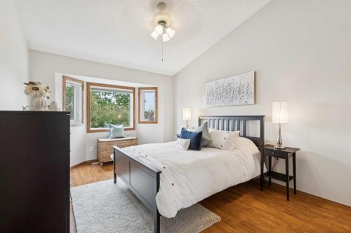 410 Millrise Drive Sw, Calgary, AB - Indoor Photo Showing Bedroom