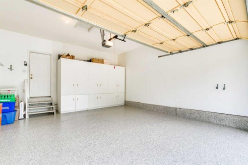 38 Edgevalley Manor Nw, Calgary, AB - Indoor Photo Showing Garage