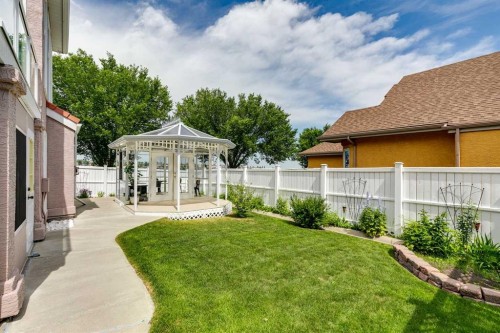 38 Edgevalley Manor Nw, Calgary, AB - Outdoor