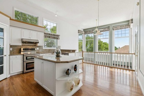 38 Edgevalley Manor Nw, Calgary, AB - Indoor Photo Showing Kitchen With Upgraded Kitchen