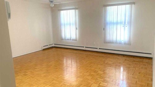 2312 1 Street Nw, Calgary, AB - Indoor Photo Showing Other Room
