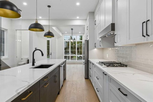 1810 19 Avenue Nw, Calgary, AB - Indoor Photo Showing Kitchen With Upgraded Kitchen