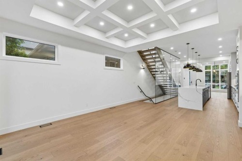 1810 19 Avenue Nw, Calgary, AB - Indoor Photo Showing Other Room
