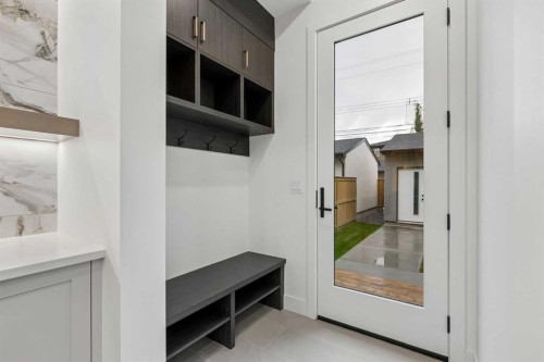1810 19 Avenue Nw, Calgary, AB - Indoor Photo Showing Other Room