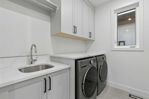 1810 19 Avenue Nw, Calgary, AB - Indoor Photo Showing Laundry Room