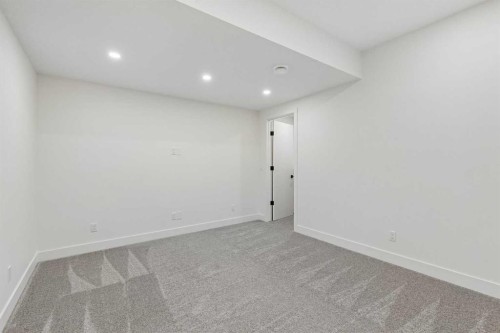 1810 19 Avenue Nw, Calgary, AB - Indoor Photo Showing Other Room