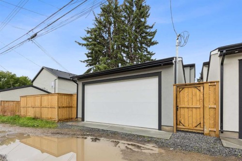 1810 19 Avenue Nw, Calgary, AB - Outdoor With Exterior