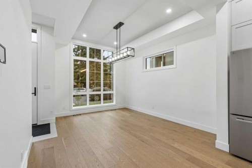 1810 19 Avenue Nw, Calgary, AB - Indoor Photo Showing Other Room
