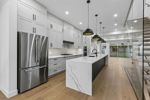 1810 19 Avenue Nw, Calgary, AB - Indoor Photo Showing Kitchen With Upgraded Kitchen