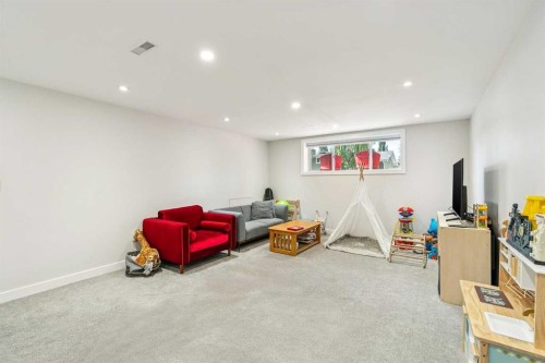 117 Chinook Drive Sw, Calgary, AB - Indoor