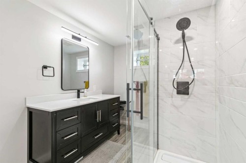 117 Chinook Drive Sw, Calgary, AB - Indoor Photo Showing Bathroom