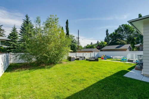 117 Chinook Drive Sw, Calgary, AB - Outdoor