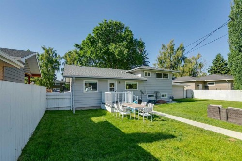 117 Chinook Drive Sw, Calgary, AB - Outdoor With Deck Patio Veranda With Exterior