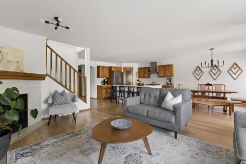 36 Cranfield Manor Se, Calgary, AB - Indoor Photo Showing Living Room