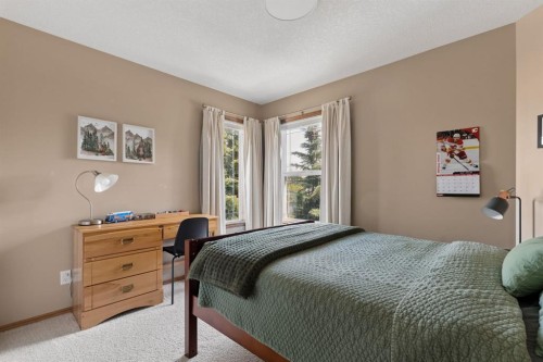 36 Cranfield Manor Se, Calgary, AB - Indoor Photo Showing Bedroom