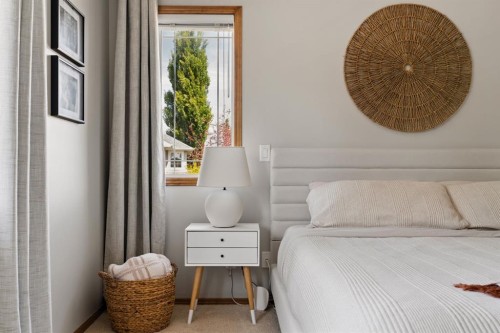 36 Cranfield Manor Se, Calgary, AB - Indoor Photo Showing Bedroom