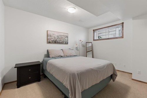 36 Cranfield Manor Se, Calgary, AB - Indoor Photo Showing Bedroom