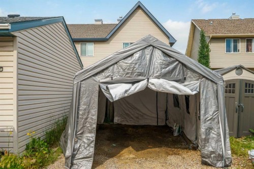 240 Elgin Meadows Gardens Se, Calgary, AB - Outdoor