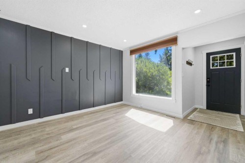 4608 70 Street Nw, Calgary, AB - Indoor Photo Showing Other Room