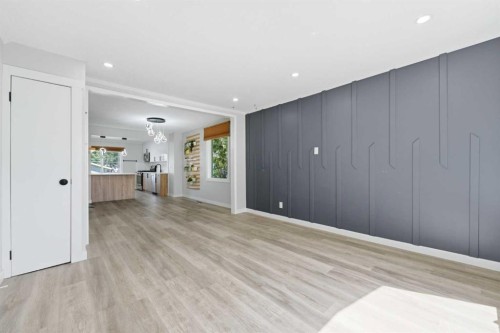 4608 70 Street Nw, Calgary, AB - Indoor Photo Showing Other Room