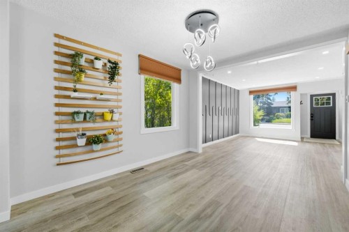 4608 70 Street Nw, Calgary, AB - Indoor Photo Showing Other Room