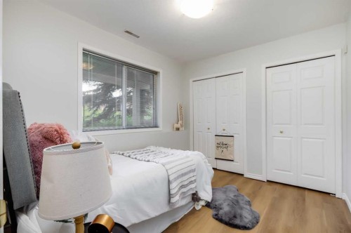 155 Prominence Heights Sw, Calgary, AB - Indoor Photo Showing Bedroom