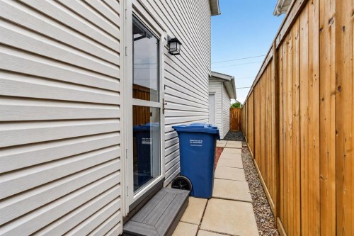 8 Erin Meadow Way Se, Calgary, AB - Outdoor