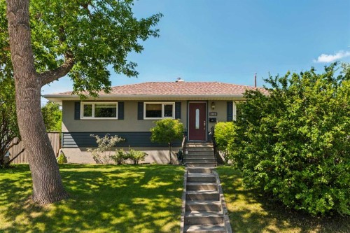 5919 Thornton Road Nw, Calgary, AB - Outdoor