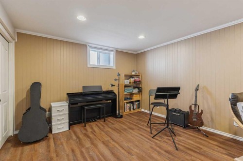 5919 Thornton Road Nw, Calgary, AB - Indoor