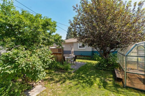 5919 Thornton Road Nw, Calgary, AB - Outdoor