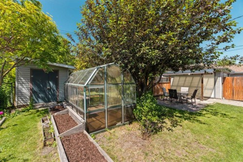 5919 Thornton Road Nw, Calgary, AB - Outdoor
