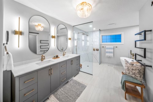 255 Gleneagles View, Cochrane, AB - Indoor Photo Showing Bathroom