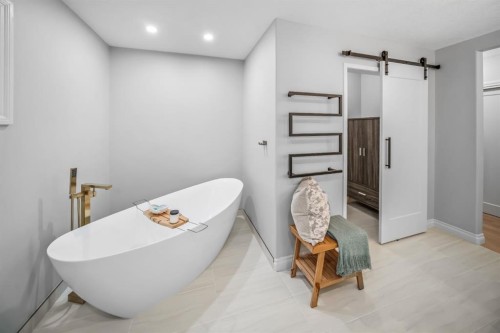 255 Gleneagles View, Cochrane, AB - Indoor Photo Showing Bathroom