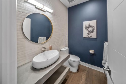 255 Gleneagles View, Cochrane, AB - Indoor Photo Showing Bathroom