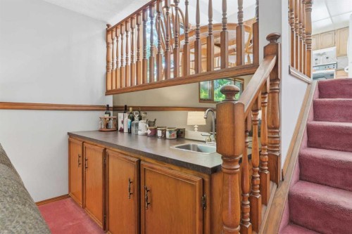 149 Edgehill Drive Nw, Calgary, AB - Indoor Photo Showing Other Room