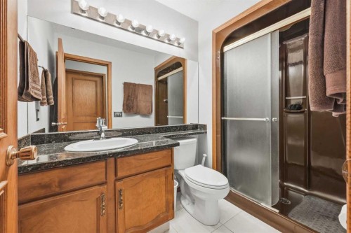 149 Edgehill Drive Nw, Calgary, AB - Indoor Photo Showing Bathroom