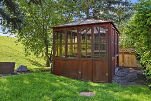 149 Edgehill Drive Nw, Calgary, AB - Outdoor