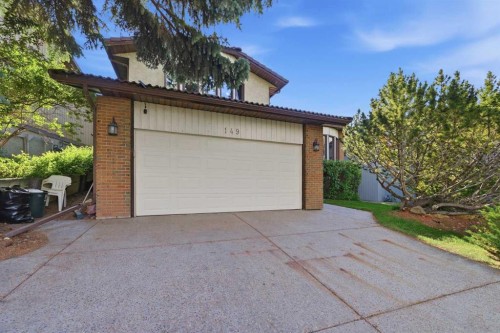 149 Edgehill Drive Nw, Calgary, AB - Outdoor With Exterior