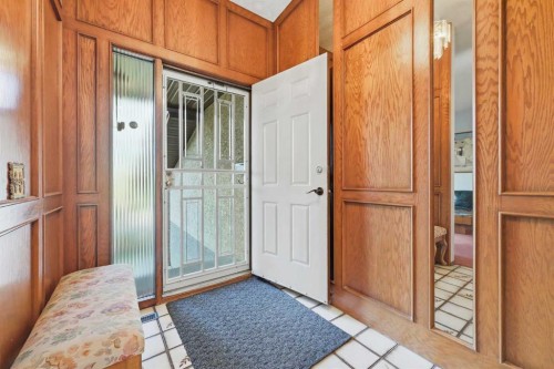 149 Edgehill Drive Nw, Calgary, AB - Indoor Photo Showing Other Room