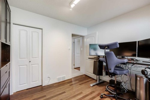 10907 Willowfern Drive Se, Calgary, AB - Indoor Photo Showing Office