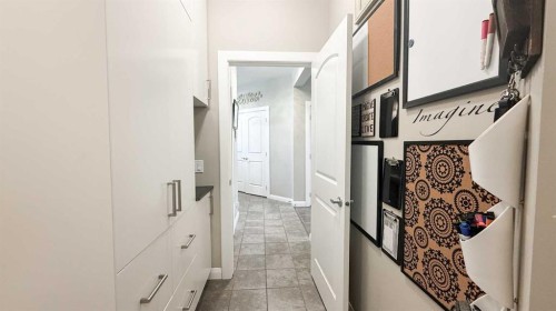 31 Ravenslea Crescent Se, Airdrie, AB - Indoor Photo Showing Other Room
