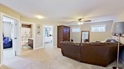 31 Ravenslea Crescent Se, Airdrie, AB - Indoor